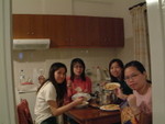 We make dinner by ourselves~~<BR>�x�ѩ󦳻��������A�G�ڭ̦ۻs�N��