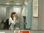 With all my belongings@ London�x<BR>1 �ӤH�b�۴����with �Ҧ����