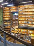 <font color="gold">#41</font><BR>A bookstore in Pudong�x���F�@�ѩ�<BR>