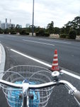 Rent a bike cycle around the Imperial Palace is Free of Charge in Sunday morning�x�P���骺�Ӯc�g��|�ʸ��K�O�ɥX�樮
