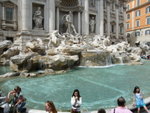 Making wish@ Fontana di Trevi