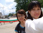 >>Sofia<BR> - Photo with the flag�x<BR>���X (�F�ҫŶǥ�) �X��