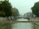 Miljacka �e���⩤�x<BR>Along the riverside of River Miljacka
