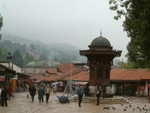 �ڭ̦����a���X 2�x<BR>Outside our hostel 2