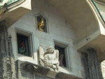 <font color=TAN>>>Prague</font><BR>The astronomical clock @12 noon w/ parade of apostles