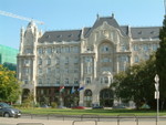 opposite to chain brdige, there's a hotel