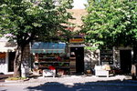 <font color="tan">>>Cetinje</font><BR>Sunday shop�x�P���骺���Q