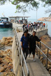 一行人抵達蒲台島, 浩浩蕩蕩行上岸 / Photo by awu