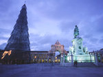 Statue of King Jose I and a giant Xmas tree