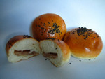 �ª۳¨��Y�� 20041016
Taro Bun
