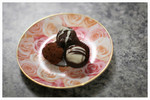 Dark Chocolate Truffle (Almond flavour) & White Chocolate Truffle (Raspberry flavour)
truffle 2 Nov 27,04