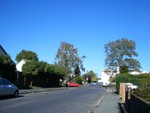 High Road＠Byfleet