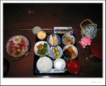 婆婆為我(當晚唯一的客人)煮的豐富晚餐
IMG_8030