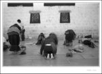 
大昭寺 Worshippers at Jokhang Temple
sca大n 024 e