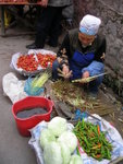 Shelling young bamboo shoots