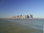 manhattan - new jersey on its left and brooklyn bridge on its right
