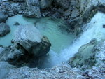


0503 Rotorua Wonderline_Taupo_Turagi 04
沸腾的泥浆和从地下冒出的酸性水造成的地面塌陷形成的坑口。