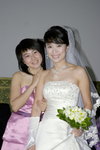 新娘和伴娘，同时兼任婚礼总协调的梁令同学