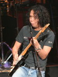 
Lead guitar - �H�ة� Joey Tang