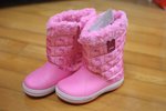 �b����Kitty Crocs