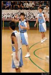 ��E��, pointing to his head?