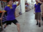 
冇眼睇．　傻仔
