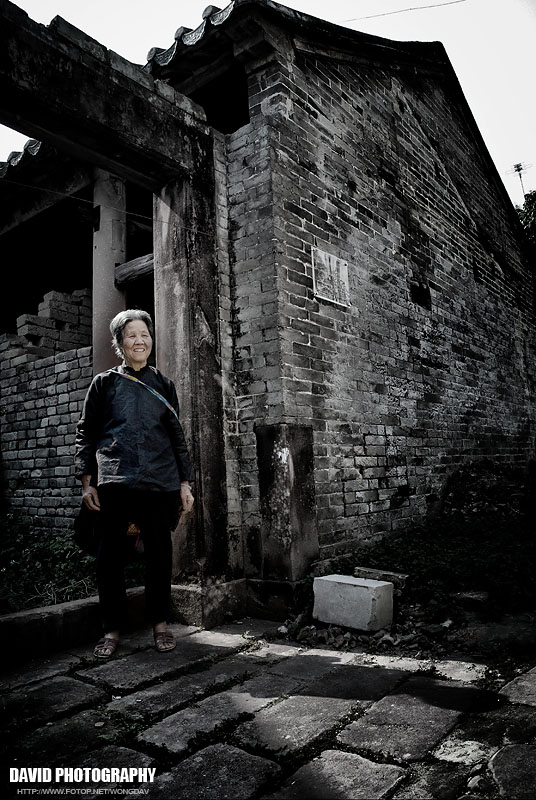 http://images5.fotop.net/albums5/wongdav/tongmei/DSC_0112.jpg