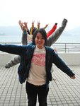 MANY HANDS!!CAN U SEE MY HANDS??THE [V] ONE!HAHA.