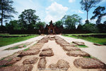 can't wait to get into Banteay Srey
the most colorful and best craved temple in Angkor