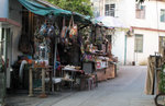 南丫島有很多特色賣紀念品店.
1345
