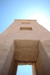 麥達門Migdol Gate_高傲的門面是因為RamessesIII對敘利亞一座城堡有深印象而仿傚的