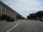 Constitution Avenue其中一條包圍住博物館區的大道