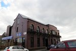 三人去了warehouse和超市shopping, DD就去&#25592;車過來,中途發現一間Coffee shop