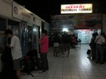 到機場後馬上乘的士到Cebu Pier碼頭,天仍未光!船票售賣處仍未開~不過已經不少人到來排隊! 坐的士到碼頭是不用額外開閘費的!!!記住呀!