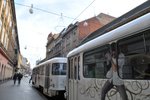 zagreb市中心主要的交通工具-電車tram,呢架車身好得意!