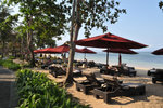 Laguna和Westin同埋另外兩三間resort share同一個長beach!