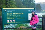 在Fox glacier 附近的Lake Matheson-日照時間不多,行到幾入得幾入啦