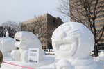 再過11丁目-是不同組織自己雕的雪雕-有叮噹~