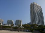 鳳池島一期為高層酒店(27層),二期側在後方