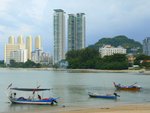 巴都丁宜(Batu Ferringhi)的海?豪宅