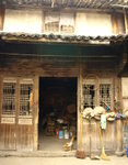 很多老宅仍有人在居住的