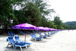 Kata Beach上的太陽椅