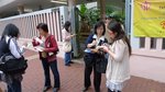 未入到健康院已被一大堆推廣員&#36733;停左