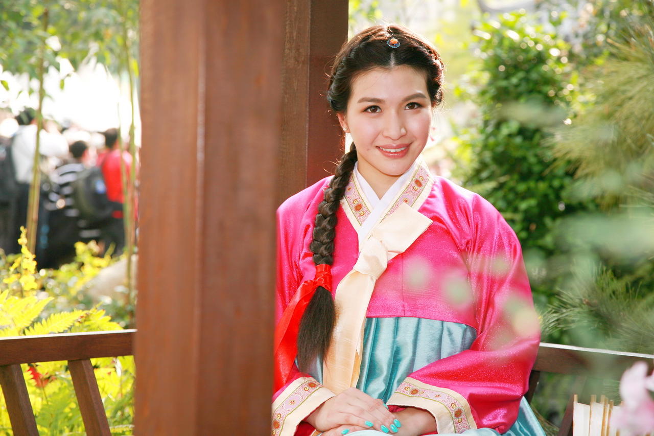 19032015 Miss Tvb And Artistes Hong Kong Flower Show Vicky Chan00030128