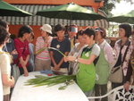 17112007_H K Flower Club Members at Tso Wo Hang Gathering00029