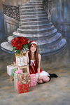 18122008_Stephanie Lee the Santa Girl00118