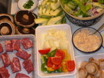 食材包括：西冷牛排、大磨菰、蟹肉、帶子、脆肉瓜、馬鈴薯、沙律菜等