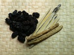 南棗-補氣、和胃、安神定驚。
黨參-強身健體、增強抵抗力，且補性平和。黃芪-性溫，補中益氣，壯腸胃。