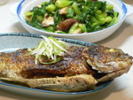 香煎𩶘魚及鮮菇炒小唐菜