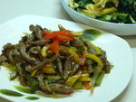 洋蔥三色椒炒牛柳絲